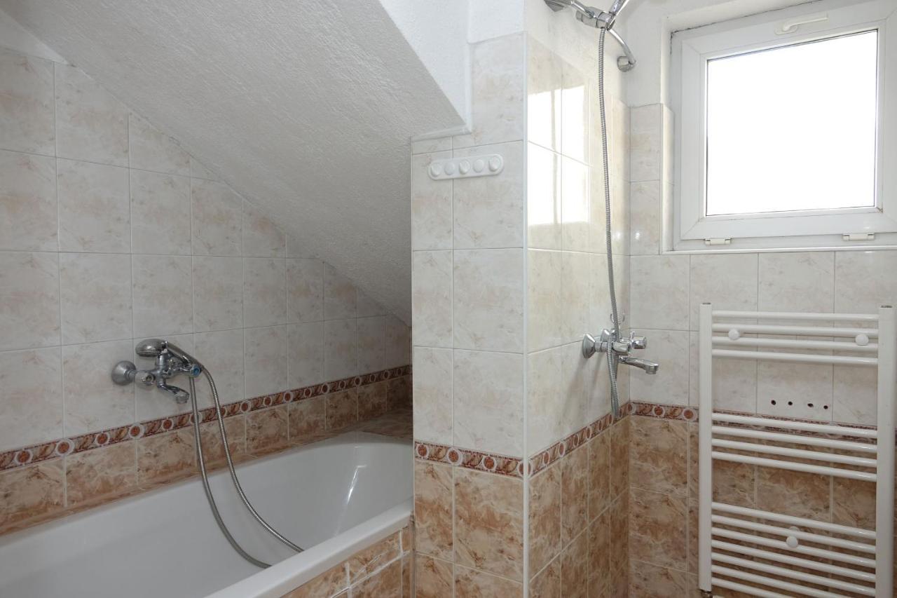 Семеен Хотел Орфей Teshel Exterior photo